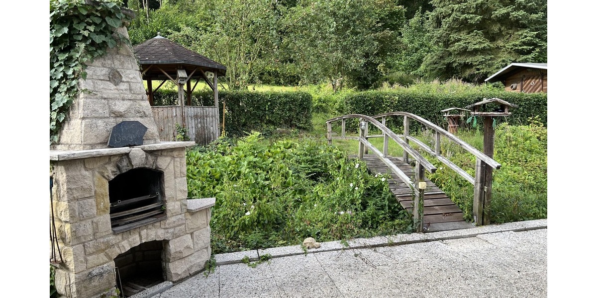 Terrasse / Grundstück