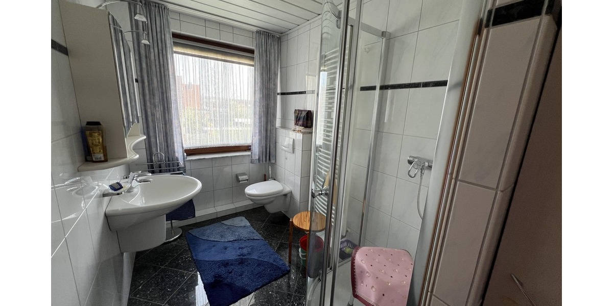 Tageslichtbad mit Dusche OG